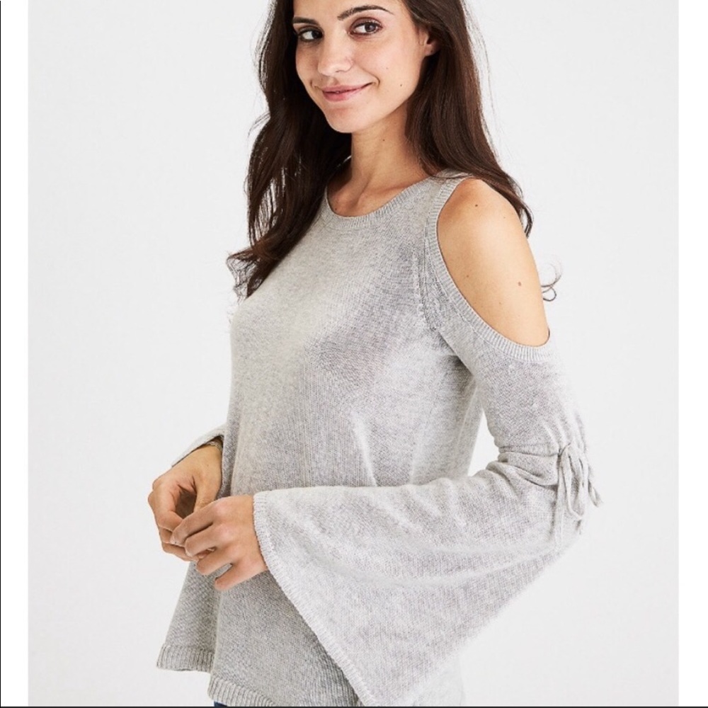 American Eagle cold shoulder bell sleeve sweater